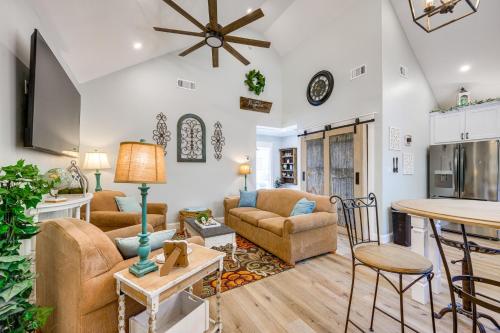 Byron Getaway with Fire Pit - Near MGA and Mercer! in Byron, USA