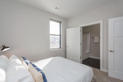 CozySuites MusicRow Alluring 1BR w free parking 43 in Nashville, USA
