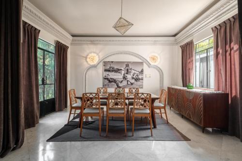 Pug Seal Polanco Allan Poe Pug Seal Polanco Allan Poe