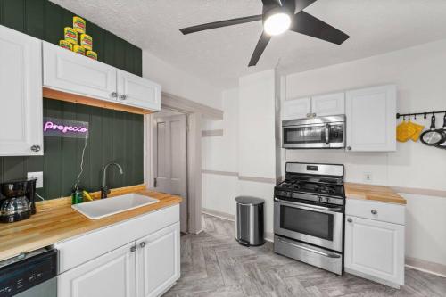 Pet Friendly 2BR in Little Italy # 3, Cleveland (photo 3)