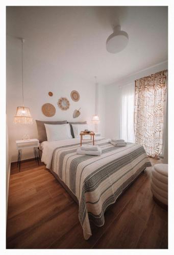 1 queen bed, 1 sofa bed