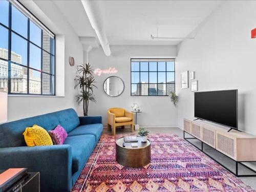 CozySuites Modern 1BR, Downtown Pittsburgh in Pittsburgh, USA