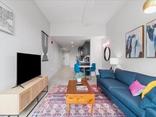 CozySuites Modern 2BR, Downtown Pittsburgh in Pittsburgh, USA