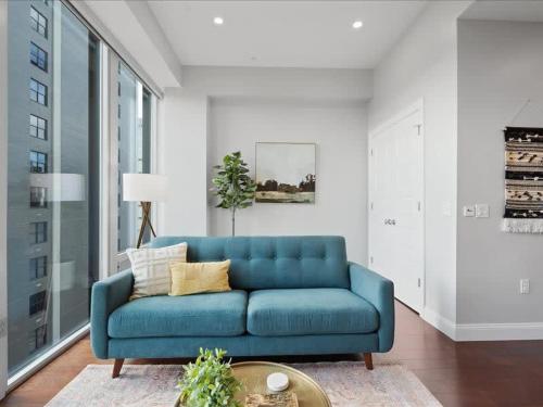 CozySuites Trendy 1BR PPG Paints Arena Pitts in Pittsburgh, USA