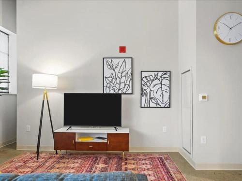 CozySuites Stunning 1BR, Downtown Pittsburgh in Pittsburgh, USA