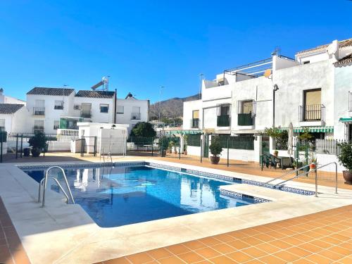 LaFrenchTouch - Céntrico con piscina junto al tren (LaFrenchTouch - Centrico con piscina junto al tren) in Arroyo de La Miel