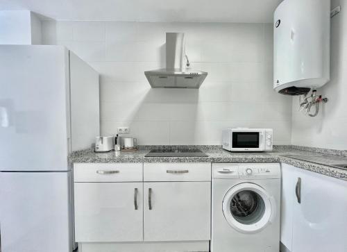 LaFrenchTouch - Céntrico con piscina junto al tren (LaFrenchTouch - Centrico con piscina junto al tren) in Arroyo de La Miel