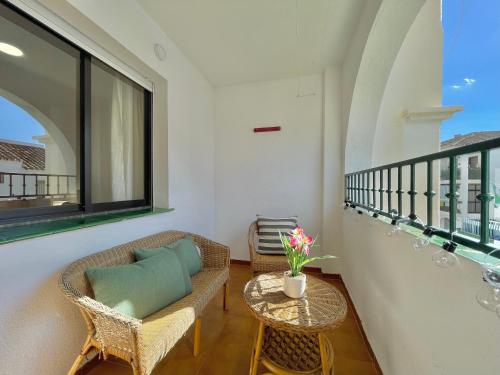 LaFrenchTouch - Céntrico con piscina junto al tren (LaFrenchTouch - Centrico con piscina junto al tren) in Arroyo de La Miel