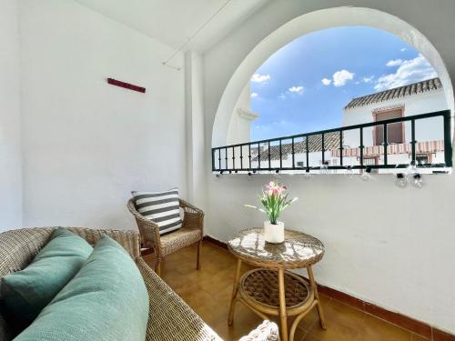 LaFrenchTouch - Céntrico con piscina junto al tren (LaFrenchTouch - Centrico con piscina junto al tren) in Arroyo de La Miel