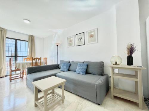 LaFrenchTouch - Céntrico con piscina junto al tren (LaFrenchTouch - Centrico con piscina junto al tren) in Arroyo de La Miel