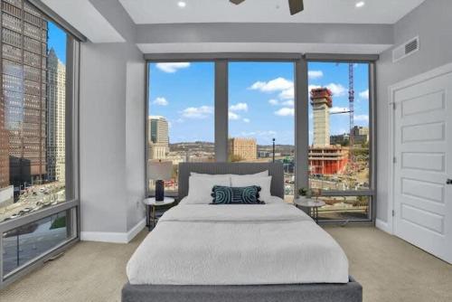 TWO Posh CozySuites, PPG Paints Arena, Pitts in Pittsburgh, USA