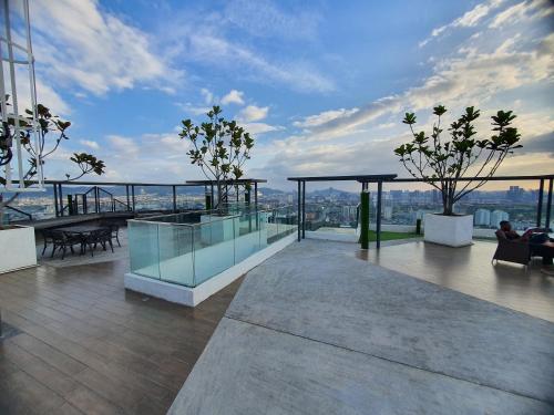 Reizz Residence By Luxury Suites - main image