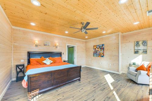 Charming Home on 30 Acres 4 Mi to Whitney Lake! in Whitney, USA
