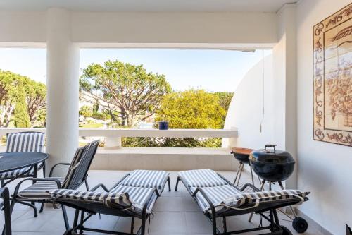Bright & Spacious 2BR Balcony in Vale do Lobo by LovelyStay 3
