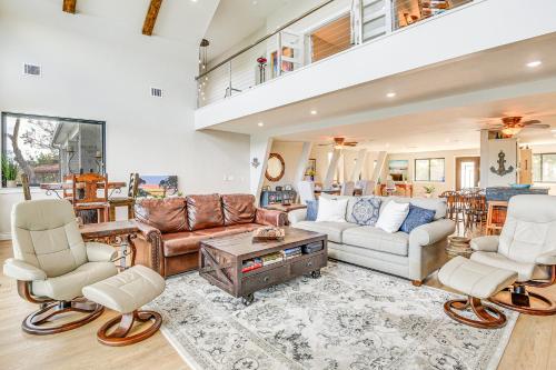 Lake Granbury Escape with Deck Fire Pit and Gazebo! - image 12