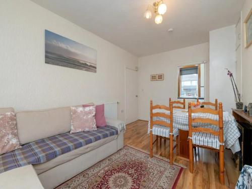 Pass the Keys Spacious Murrayfield Flat - image 2