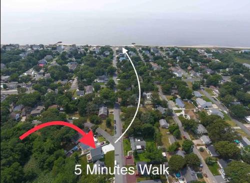 Beach House Cape May just 1 block from the Bay & a Short 5 minutes walk, Sleeps 19 in Cape May, USA