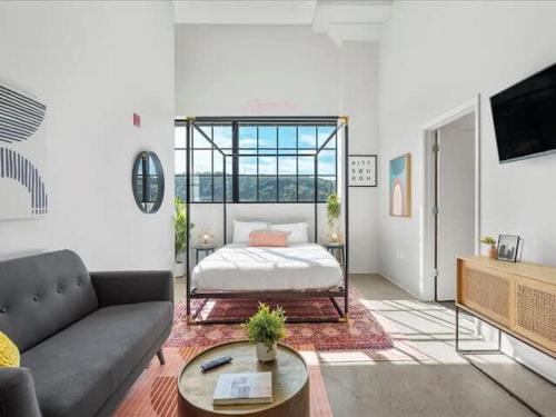 CozySuites Gorgeous SDO Downtown Pittsburgh in Pittsburgh, USA