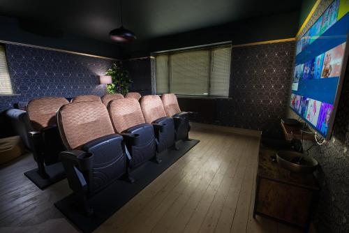 Deluxe 2 3 Bed HotTub SkyTV Deluxe 2 3 Bed HotTub SkyTV