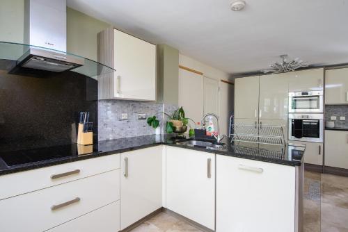 Deluxe 2 3 Bed HotTub SkyTV Deluxe 2 3 Bed HotTub SkyTV