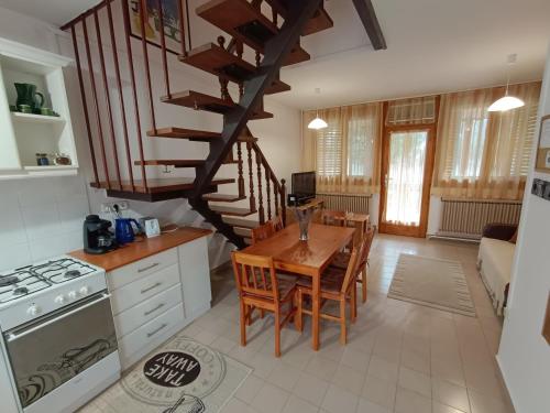 SZEKI Apartman - Location saisonnière - Gyula