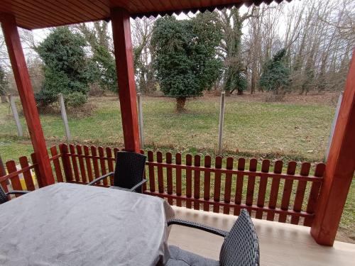 Terraza/balcón, SZEKI Apartman in Gyula