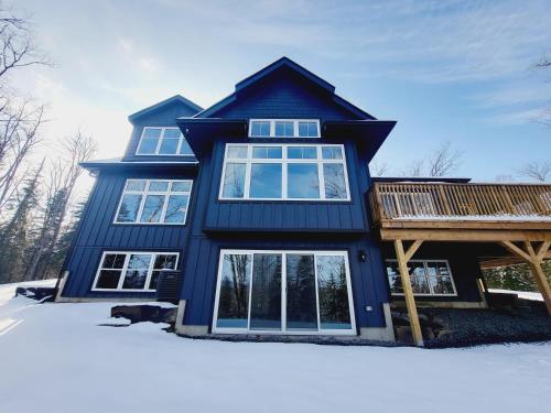 外部景觀, 4BR Entire private modern cottage - Hilltop view in 德懷特 (ON)