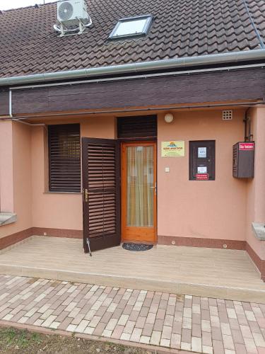 Entrada, SZEKI Apartman in Gyula