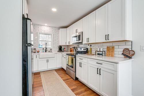 Long Pond Vacation Rental with Deck and Fire Pit! in Long Pond, USA
