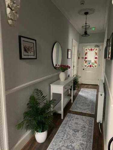 The Old Coach House - image 10