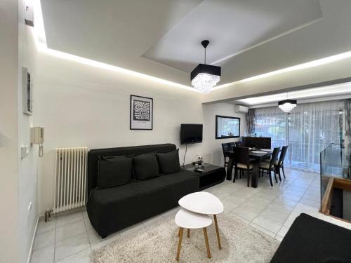 Cozy Maisonette In Glyfada - Tap to explore photos
