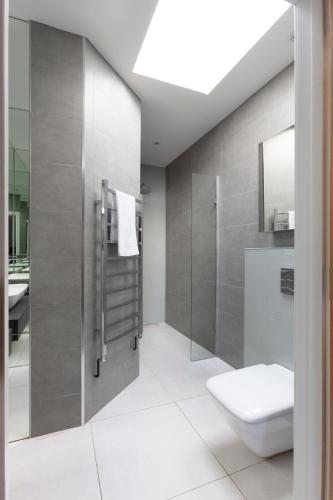 Luxurious Central Windsor Town House, Windsor (photo 3)