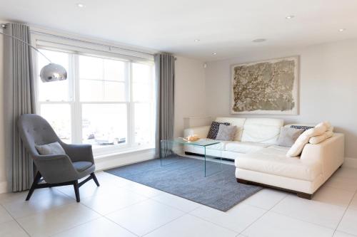 Luxurious Central Windsor Town House, Windsor (photo 5)