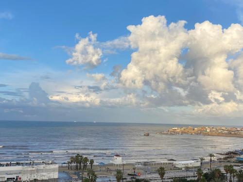 ทัศนียภาพ, Acre sea view 11th floor apartment in เอเคอร์