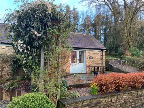 Maristow Cottages, overlook Tamar Valley Dartmoor in Bickleigh