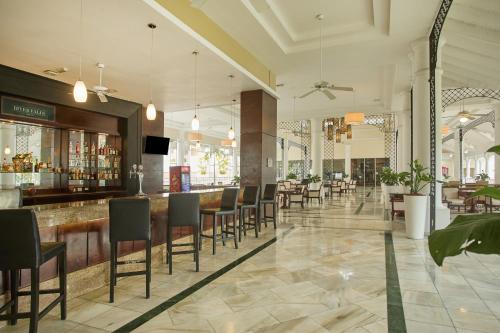 Pub/Lounge, Bahia Principe Luxury Runaway Bay – All Inclusive - Adults only in Runaway Öböl