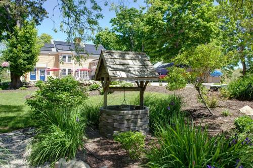 1670 Farmhouse near beach with hot tub & sauna