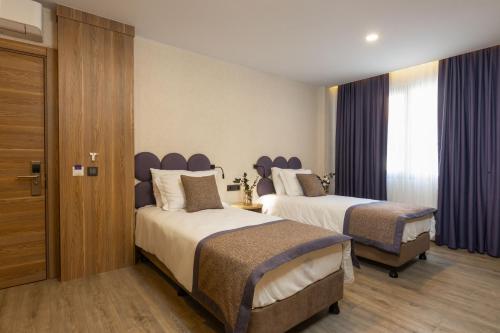 Deluxe Family Room image 8
