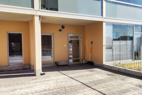 Lovely peaceful studio - close to airport, free parking Lovely peaceful studio - close to airport, free parking