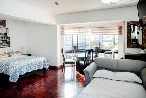 Chateau Studios by Vibrant