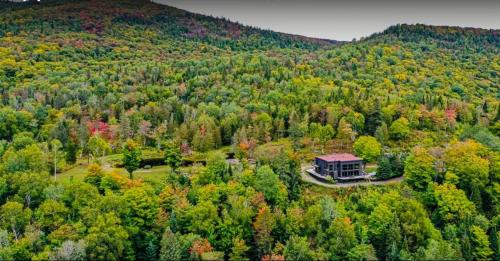 Chalet moderne vue panoramique sur montagnes spa