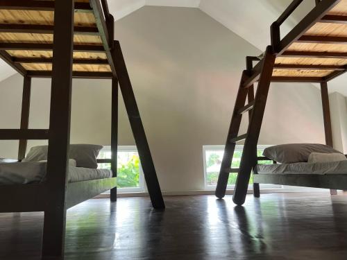 TeSario Retreat Room Type - 6-Bed Mixed Dormitory Room