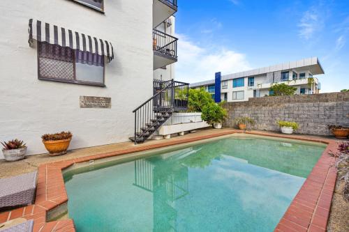 Great Location 1-Bed with Pool by Briner Beach