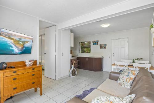 Great Location 1-Bed with Pool by Briner Beach