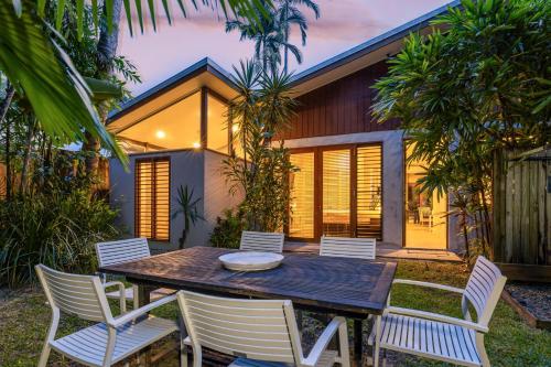 Three-Bedroom Villa image 1