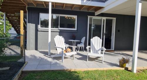 ระเบียง/ชานเรือน, Waikanae Beach Suite Retreat in ไวคาเน