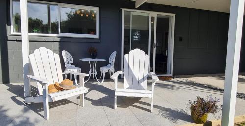 Waikanae Beach Suite Retreat in ไวคาเน