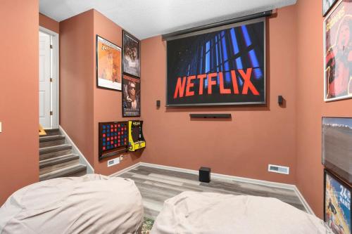 Pool Table Movie Theater Hot Tub Fire Pit in McGaheysville, USA