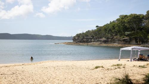 Beachcomber Pearl Beach --walk to beach&cafe