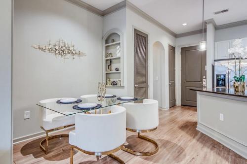 Modern luxury retreat! in Vinings